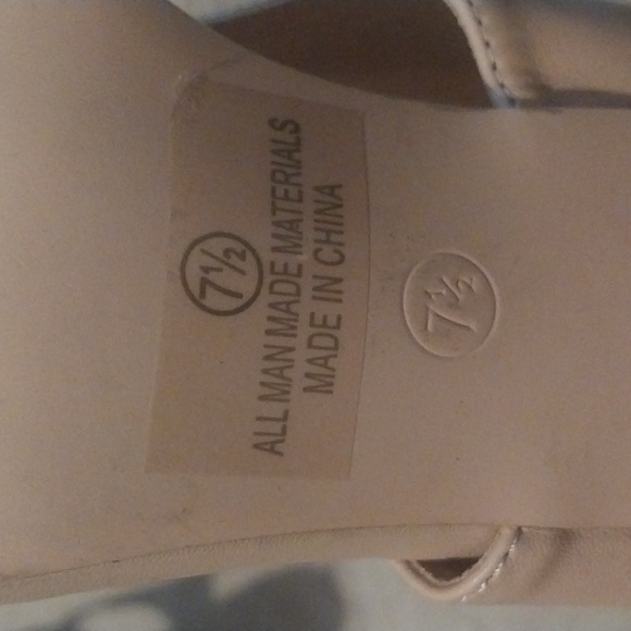 Olivia Ferragamo Between Toe Nude Heels Size 7 1/2 - Picture 4 of 9